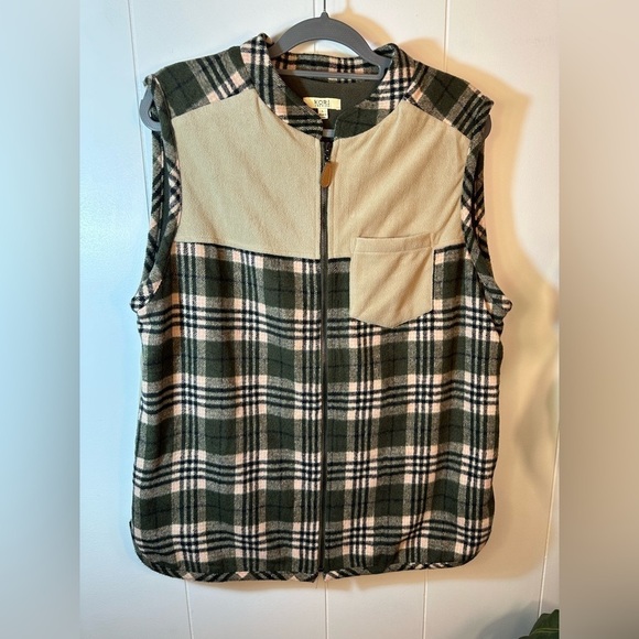 Kori Women’s Green and Pink Plaid Soft Zippered Vest Size Large - Picture 9 of 13